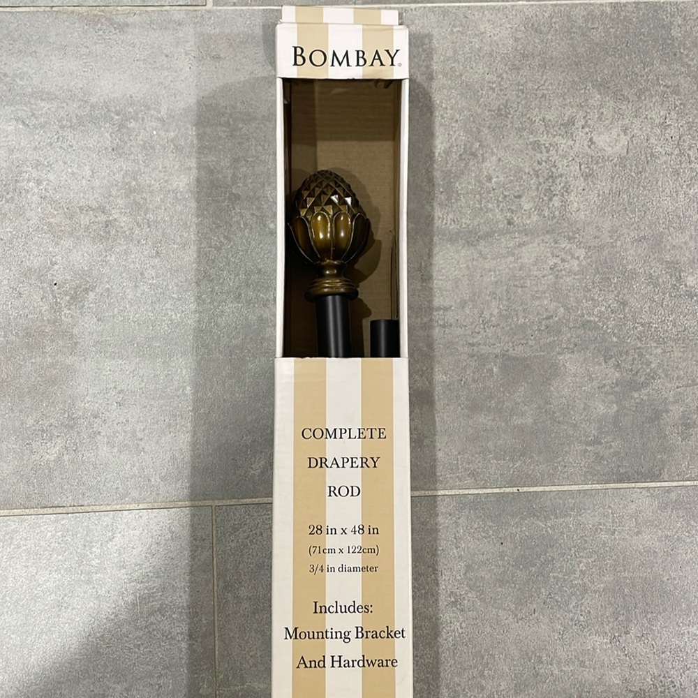 Bombay Brass Pineapple Pinecone Complete Drapery Curtain Rod — Never Used